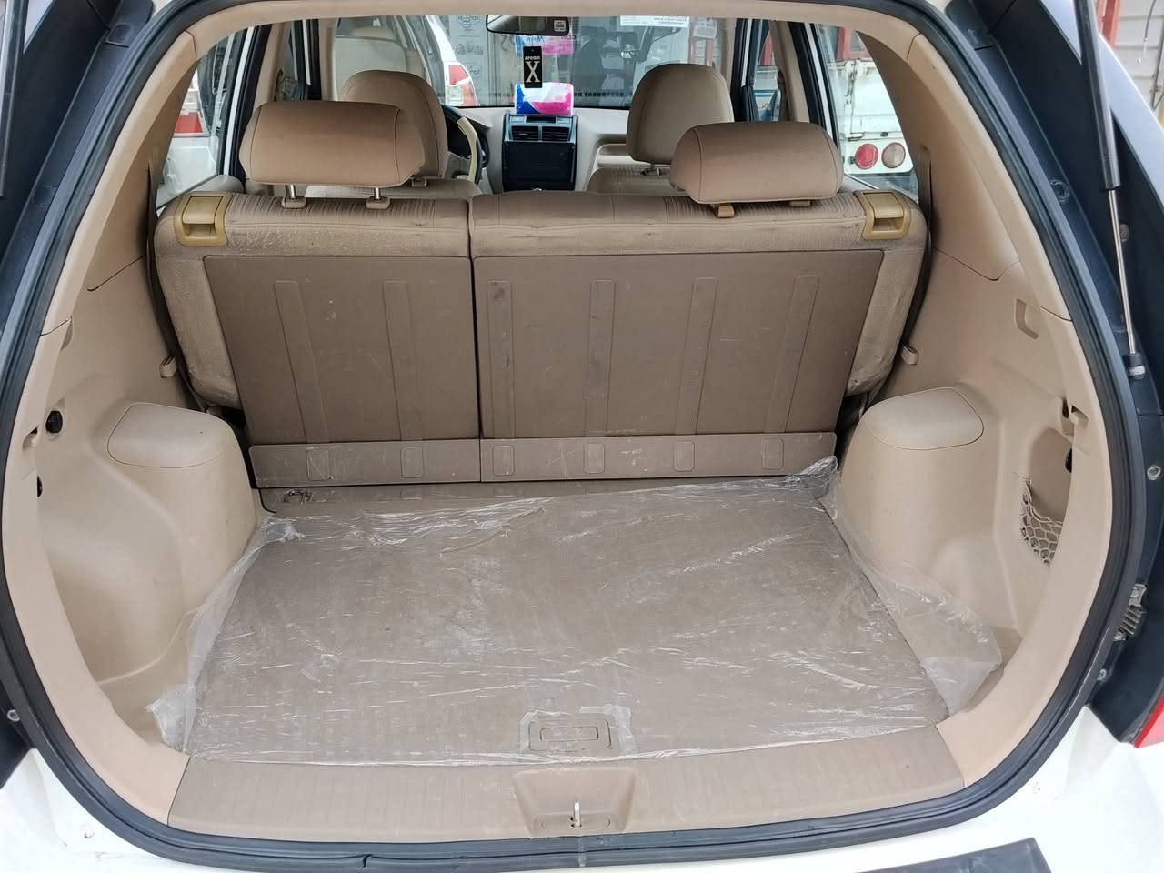 السلام عليكم للبيع كيا سبورتج خليجي ٢٠٠٩ محرك ٤ سلندر ٢٠٠٠ دوش فور ويل دبل كزوز  داخل بيجي شاشة جبيرة كامرة خلفية خمسة ويل كب منظومة زنون تخم تاير صدر أمامي خلفي تبريد تدفئة جاهزة والحمدلله ومحرك كير ما مفتوحات ع ابلادي رقمها بغداد الجديد والهزة جديدة السيارة مكفولة من الحادث والتبديل بيها نص باب الصدر الامامي صبغ فقط الباقي مكفول  والسيارة جدآ نظيفه سعرها  ١٢٢$ وبيها مجال بسيط للشراي ان شاءالله للاتصال *********** والرقم بي واتساب هم مكان السيارة بغداد جانب الكرخ
