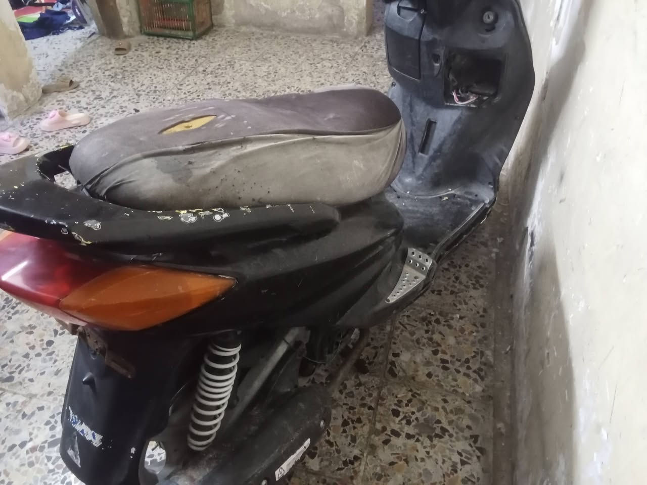 السلام عليكم دراجه سكنس نثية دراجه اوزيله كابريتر وباتري سعرها 200 قفل بغداد مدينه رقم الهاتف ***********
