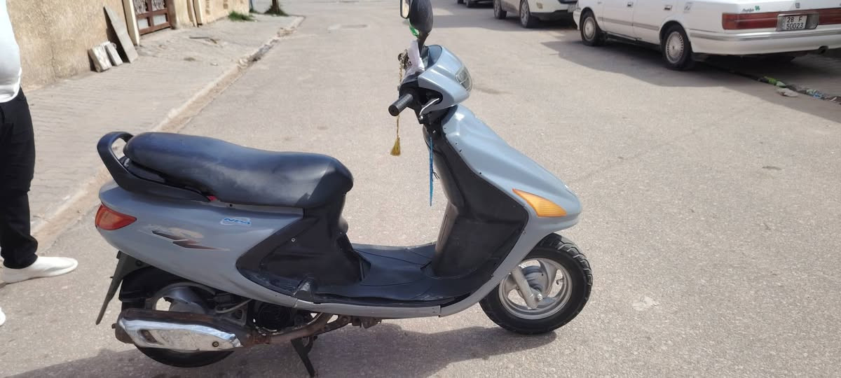 السلام عليكم
دراجه فراشة 
ماكينه مفتوحه ابيع 
الاستفسار ع رقم ***********
سعرها 450 بيها مجال حك جيه
