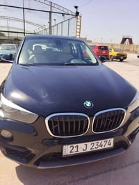 BMW X1 موديل 2019 وارد خليجي  ضربتها باب السايق ولباب الخلف السايق وجا...