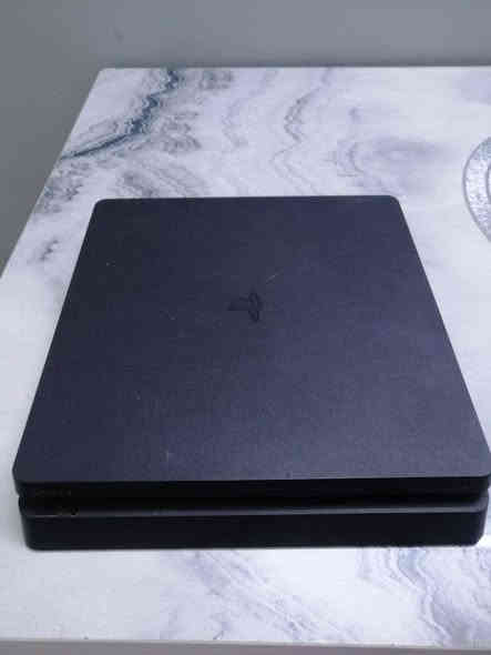 أغراض للبيع نظيفه جدا بمنطقه حي الاعلام مكلفه بل نشر الاتصال ***********
