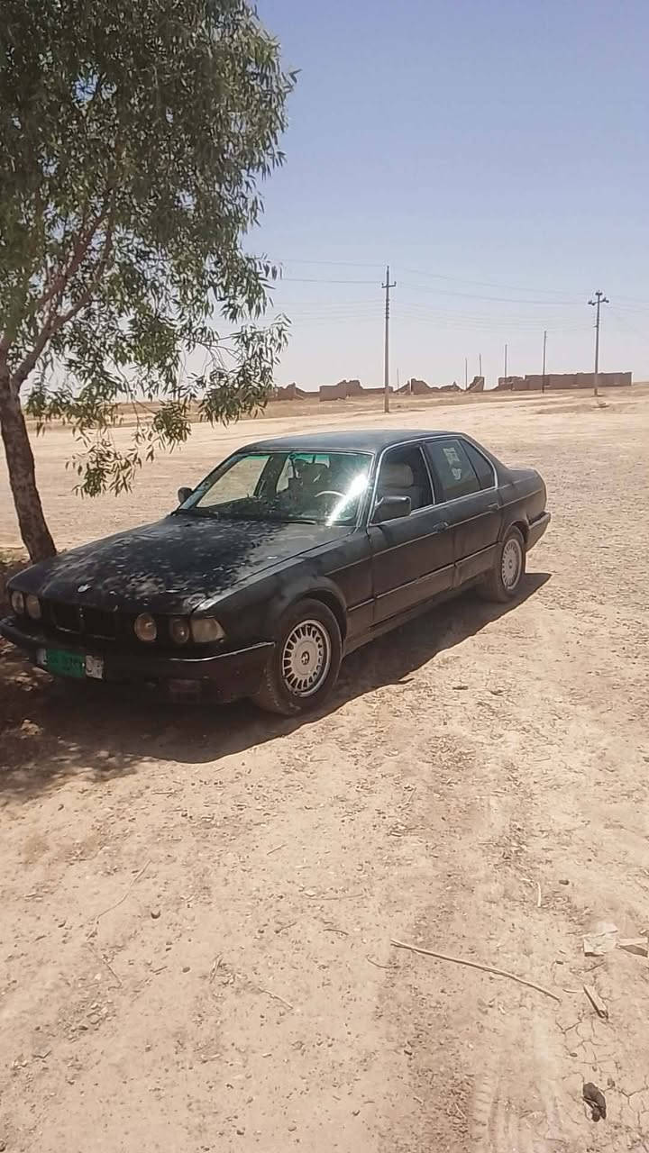 بيئم 730 كير ومحرك  وطخم شرط وشرعي  موجود شرط تكاتبه والباقي شوفت عينك اريد مراوس بكم دير بكم 80 جيب اريد سياره مال كنيص الاتصال على *********** /***********
