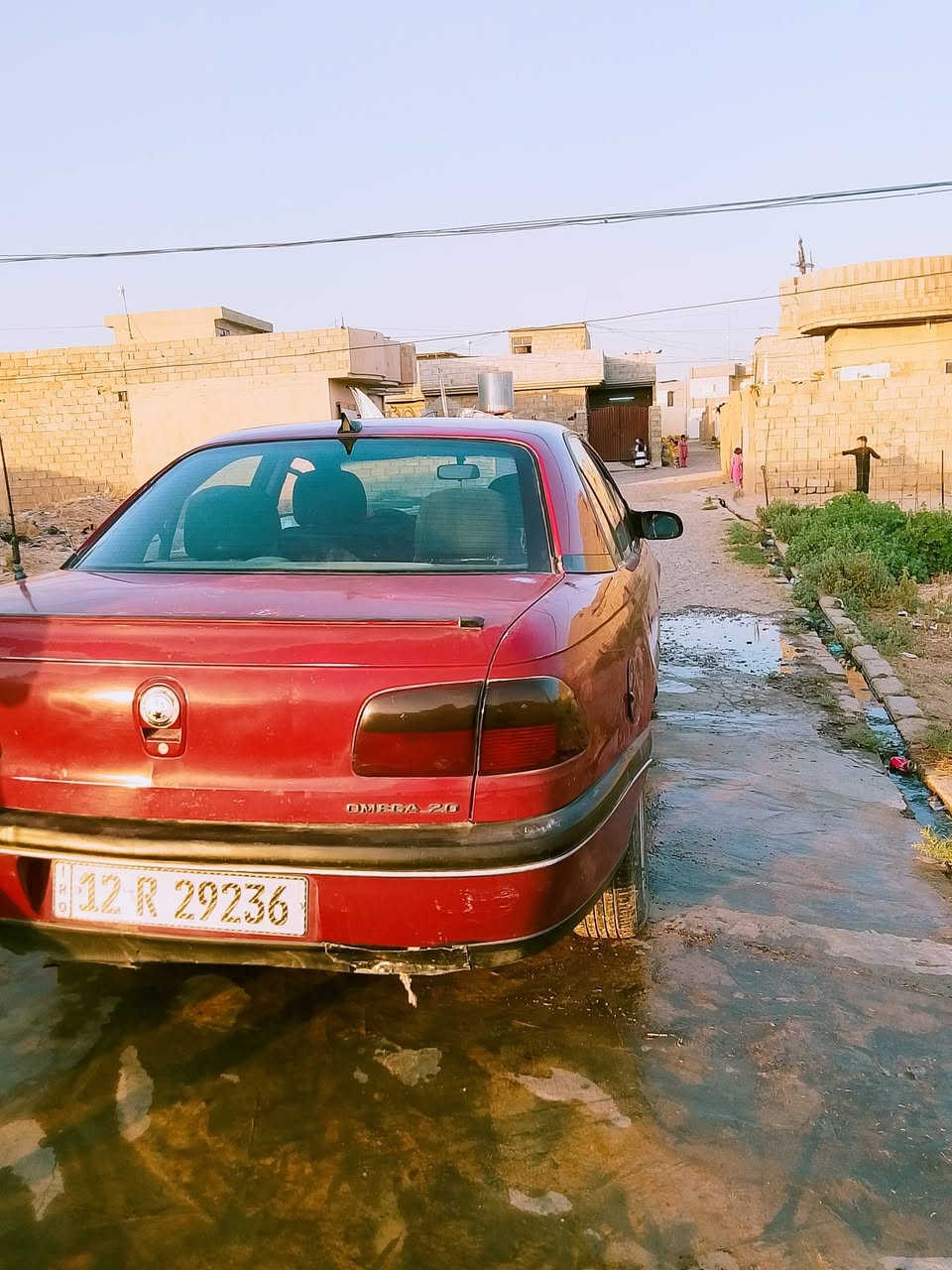 اميكا بزون موديل 95سيارة جاهزة شرط وكالة وتحويل مكان السيارة الجانب الايسرالسعر 38رقم الهاتف *********** مكلف بل نشر
