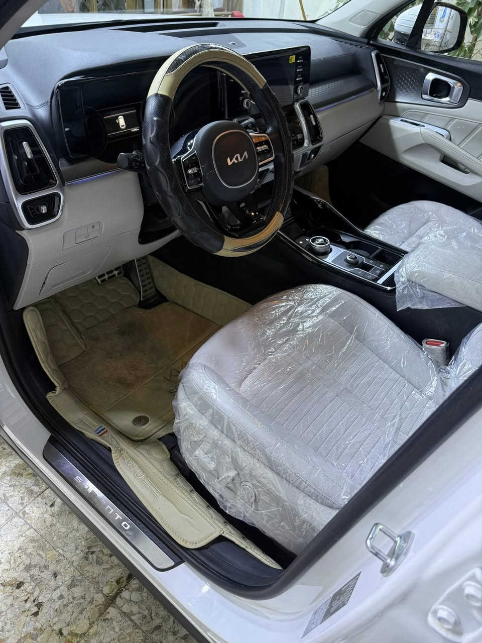 السلام عليكم سورنتو موديل 23خليجي
مكفولة كفالة عامة 

محرك 6 سلندر 

ماشيه41

رقم بغداد الجديد بأسمي

مكان السيارة بغداد 

السعر 295 بيها مجال 

الاستفسار ***********
