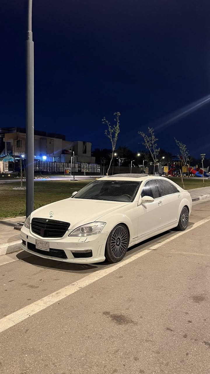 مارسيدس 2006محدثه بجم 2013 سياره بيها 3قطع صبغ ب140وبيها مجال العنوان البصرة دور الضباط 
***********
