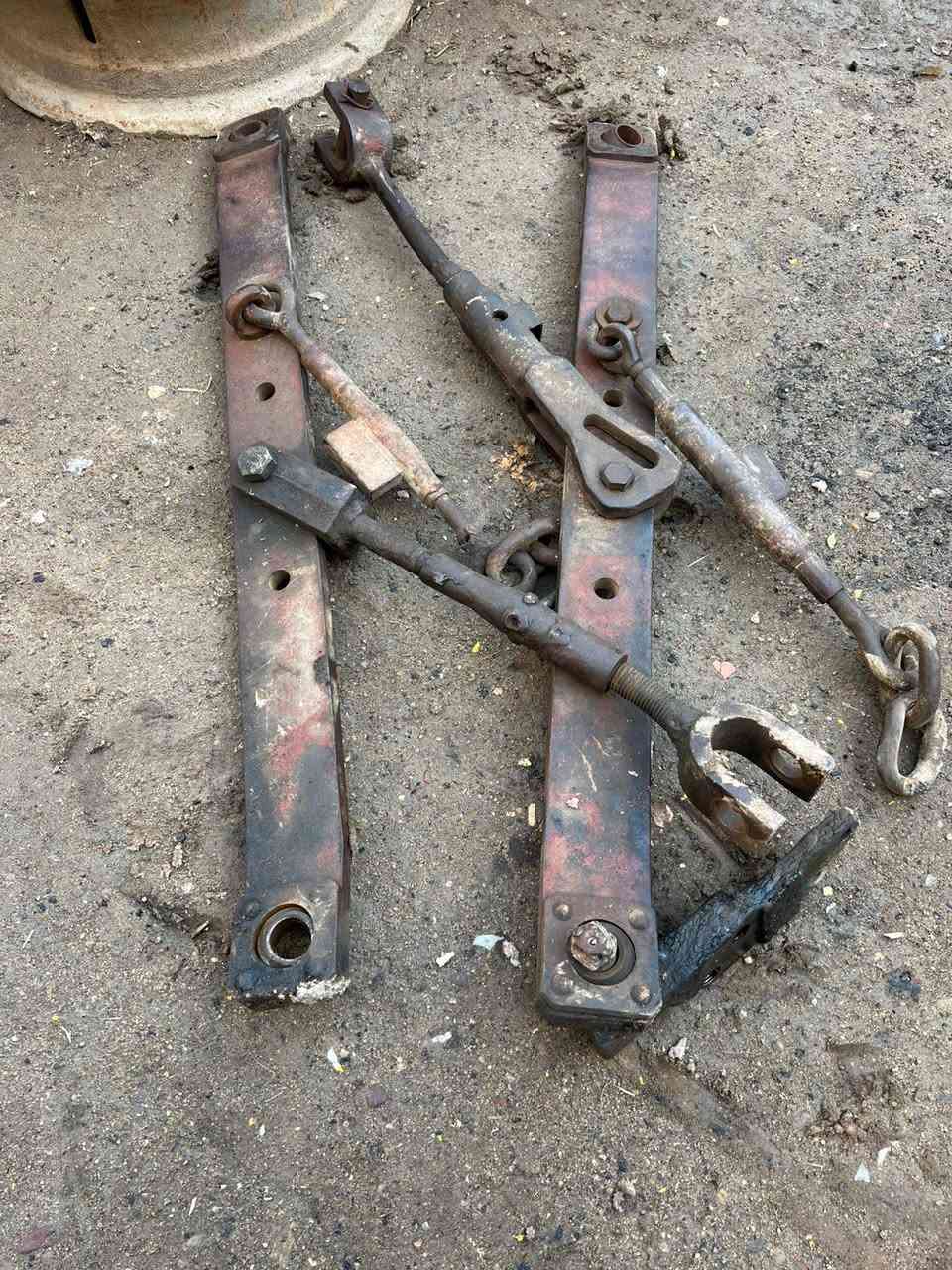 سلام عليكم للبيع ثكالات خلفيه و + رواصط كاملات ومكاني بغداد الشعلة اتصل على الرقم وبيك خير ***********
