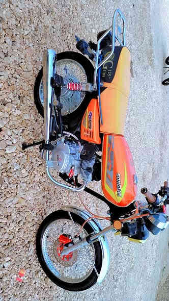 يا الله السلام عليكم دراجة البيع تايكر سونك الأصلي موديل ٢٥ مكفوله كفاله عامه أوراق كامله الدراجه جديده بعده زيرو شرط انضف من الصوره رجاا لحد يعلق من يمه ويكسر بيه سعره ٧٥٠ وبيه مجال الشراي يتصل *********** المو شراي لا يتصل
