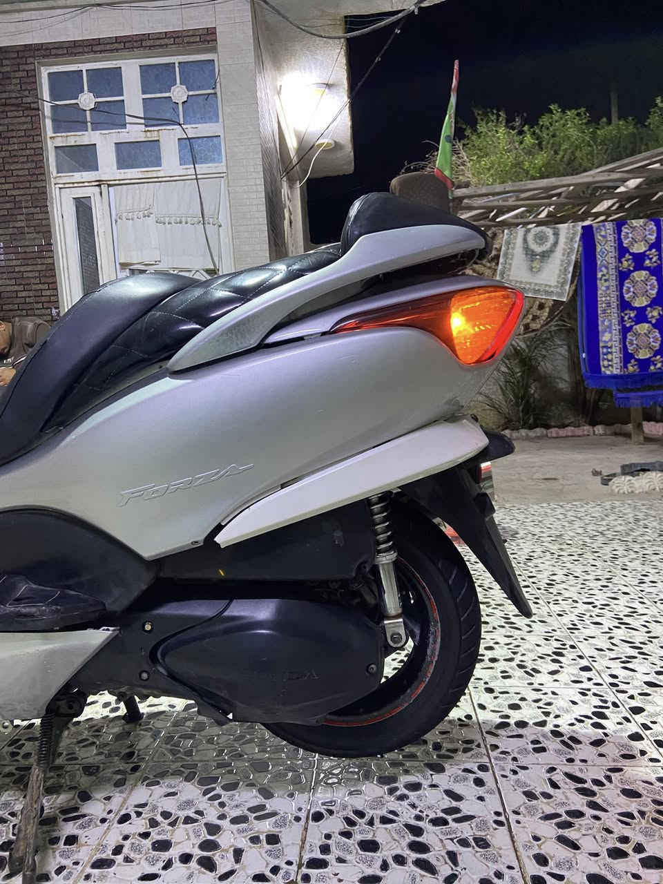 السلام عليكم 08 البيع دراجه جاهزه من كلشي  مكانه الكوت سعره 750 بيها مجال رقم ‭  0783 163 3309‬
