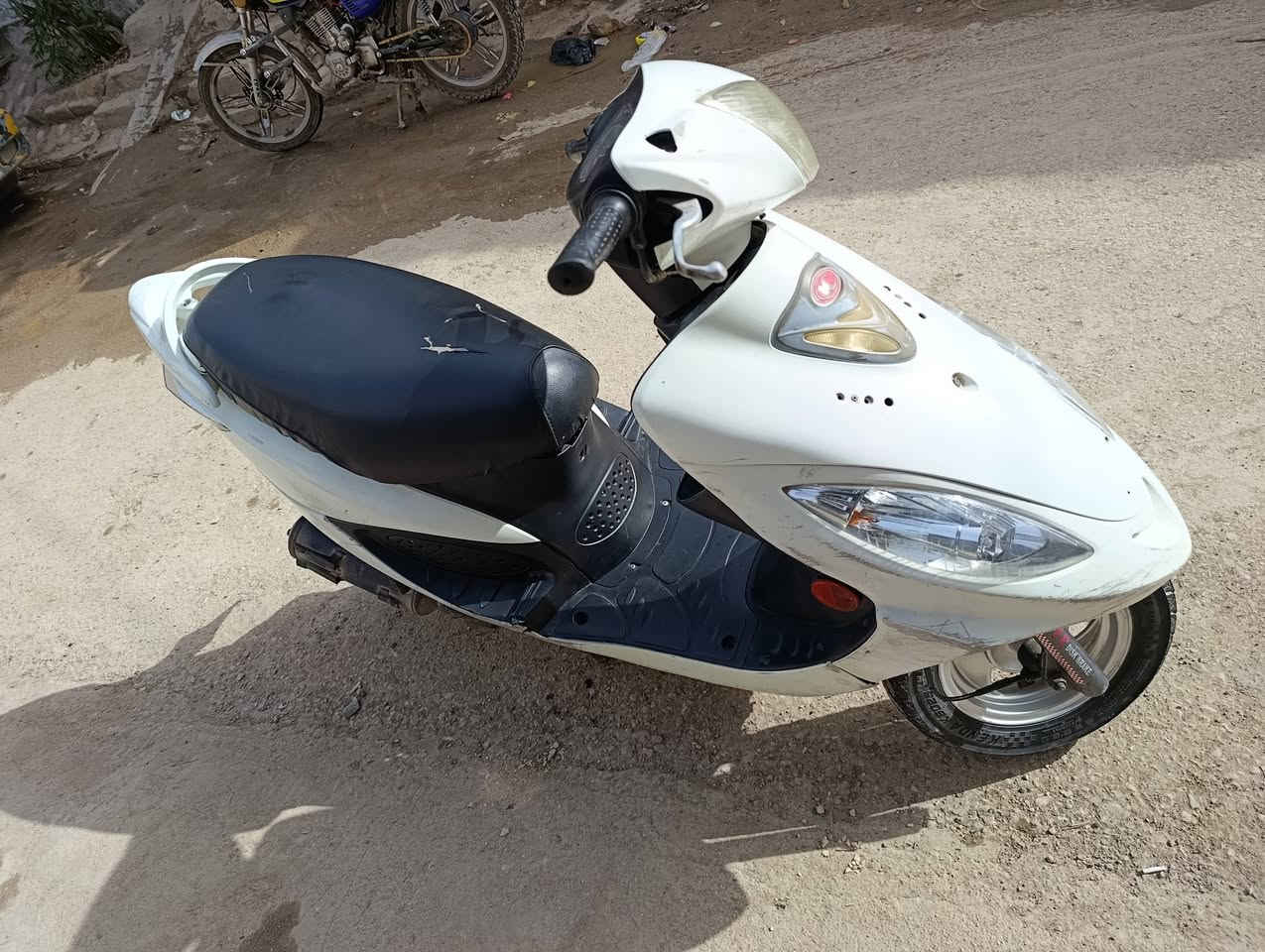 للبيع 💙
كامكو v2بوليس 
كهربائيات كله شغاله
مكينه تبخر  السعر 450. . ***********
مكاني الشطره.
