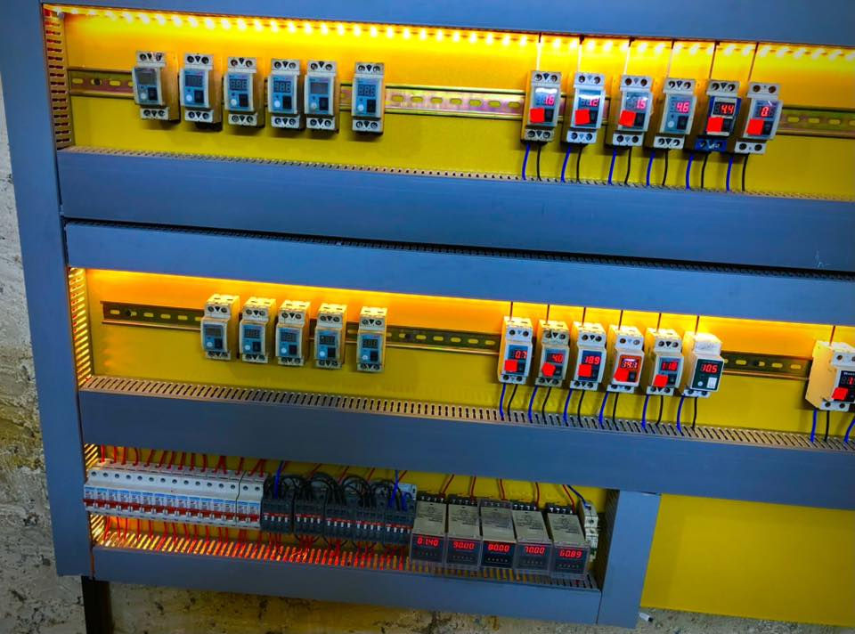 🎯 مكتب النخيل الهندسي
لجميع أعمال السيطرة واللوحات الكهربائية ⚡

✅ خدماتنا:
 • اختَر اللوحة المناسبة لموقعك، ونحن نتكفّل بالباقي.
 • تجهيز سريع خلال 48 ساعة فقط.
 • كشف موقعي 
 • استشارات مجانية ونصائح فنية قبل التنفيذ.
 • جميع المواد أصلية من مناشئ تركية وماليزية عالية الجودة.
 • خبرة تتجاوز 25 سنة في أنظمة السيطرة ولوحات المولدات.
 • متوفر جميع أنواع اللوحات وبأسعار تناسب ميزانيتك.
 

📞 للاستفسار والطلب:
***********

⚙️ مكتب النخيل الهندسي… خبرة تضمن لك الجودة والاعتمادية في كل تفصيلة كهربائية.
