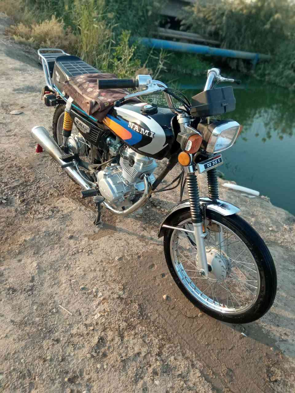 ليفان احمد شهاب  اصل إيراني
موديل 21 أوراق اصولي 
لون اسود اصل
ليفان معروفه مواصفاتها
نضافه فوول مابيها اي نقص
السعر 800 وبيها مجال
المكان بابل /حله /مركز
الرقم : ***********
