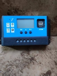 عندك عاكس و بطاريه وتريد تحول شحن البطاريه ع طاقه شمسيه ما عليك غير تأ...