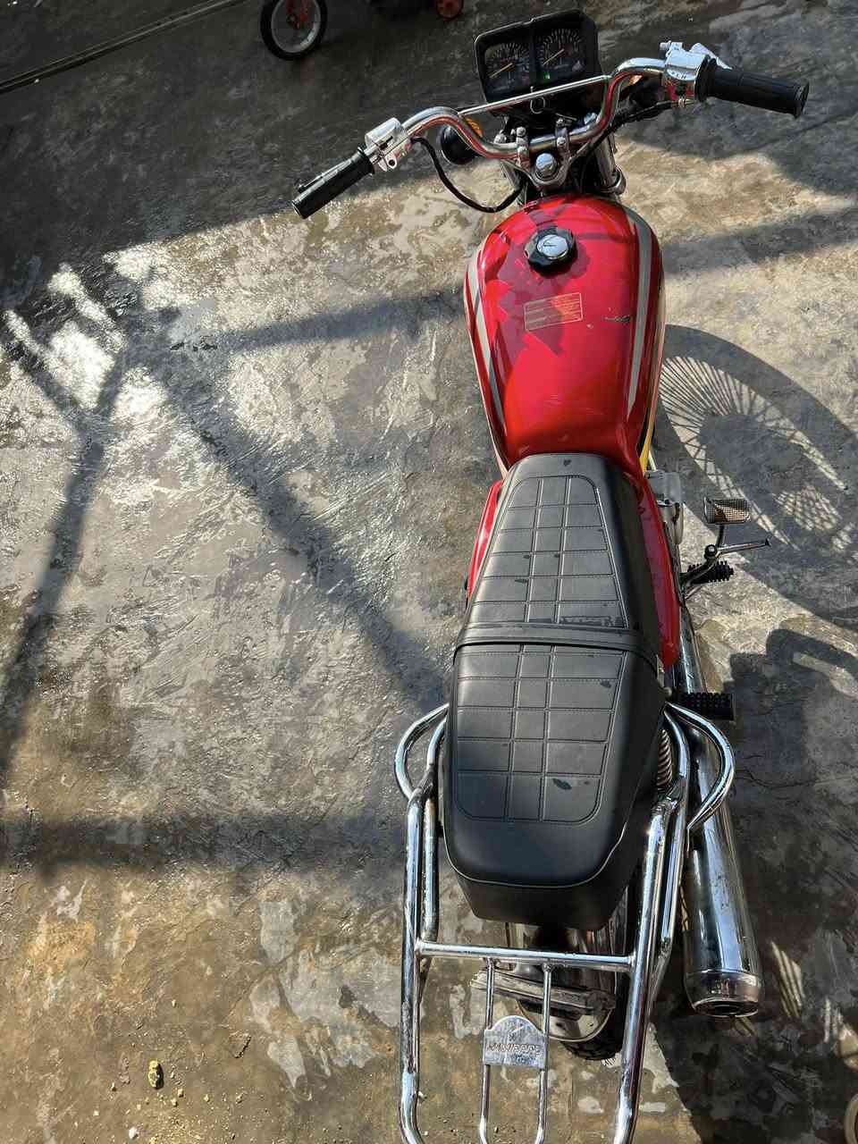 سلام وعليكم دراجه يراني للبيع ٤٥٠ بيه مجال مكاني شعب مقبل المحكه ***********
