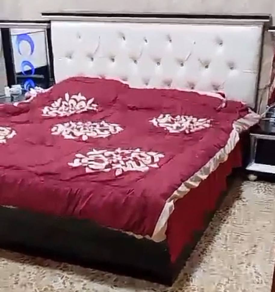 السلام عليكم
" بيع مستعجل "
غرفة نوم تركية قنصور ابواب سلايت
ومثل ماموضحة بالتصوير
لباقي التفاصيل
التواصل عبر الإتصال او المراسلة على الواتسأب
او الإتصال على احد الرقمين التاليين :-
***********
***********
#الجميع
