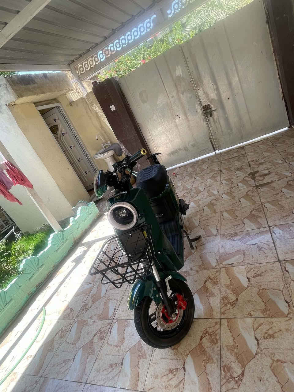 دراجه R9 2026 
بطاريات فيتنامي 5
تشغيل سويج وكارت وبصمه عن بعد
استعمال قليل 
شاحنه 150W
سرعه 70-75 حقيقي
تمشي بل شحنه الوحدة 35-40 كيلو متر
تتحمل وزن 120 كيلو حمل
اربع سرع
اشاير يمنه ويسره + دبل اشاره 
نضام R الرجوع للخلف 
 نضام P عند التشغيل
السعر 425 وبيها مجال 
المكان حله ورديه خارج


**إذا كنت صاحب هذا الإعلان وتريد حذفه لأي سبب، رجاءا أرسل رسالة إلى الدعم الفني**