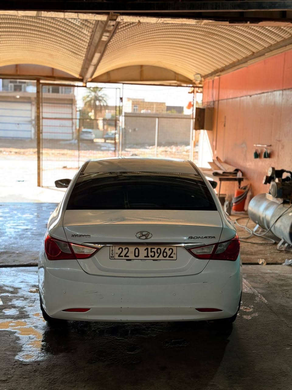 السلام عليكم للبيع سوناتا موديل ٢٠١٠ خليجي رقم دولي بيها بنيد مبدل اصلي والهلالات الهلفيه صبغ اثر خياس سياره جديده وحلوه سعرها ١٠٠ بيها مجال حك الجيه***********
