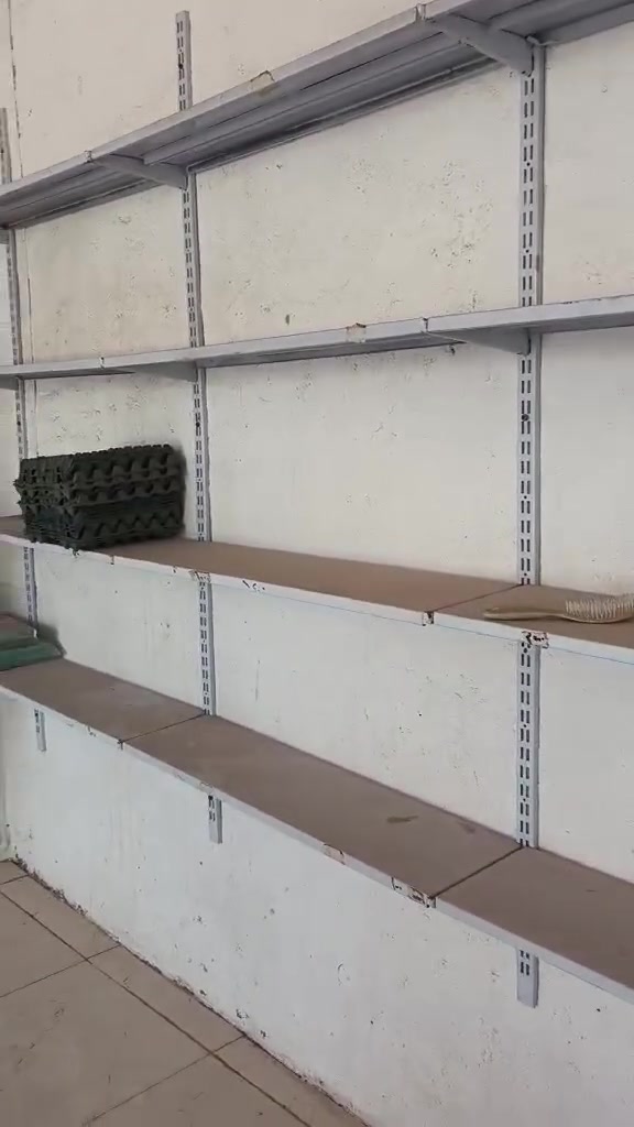 رفوف محل كامل مع ميزان ومع ميز للبيع للاستفسار راسلونه خاص


**إذا كنت صاحب هذا الإعلان وتريد حذفه لأي سبب، رجاءا أرسل رسالة إلى الدعم الفني**