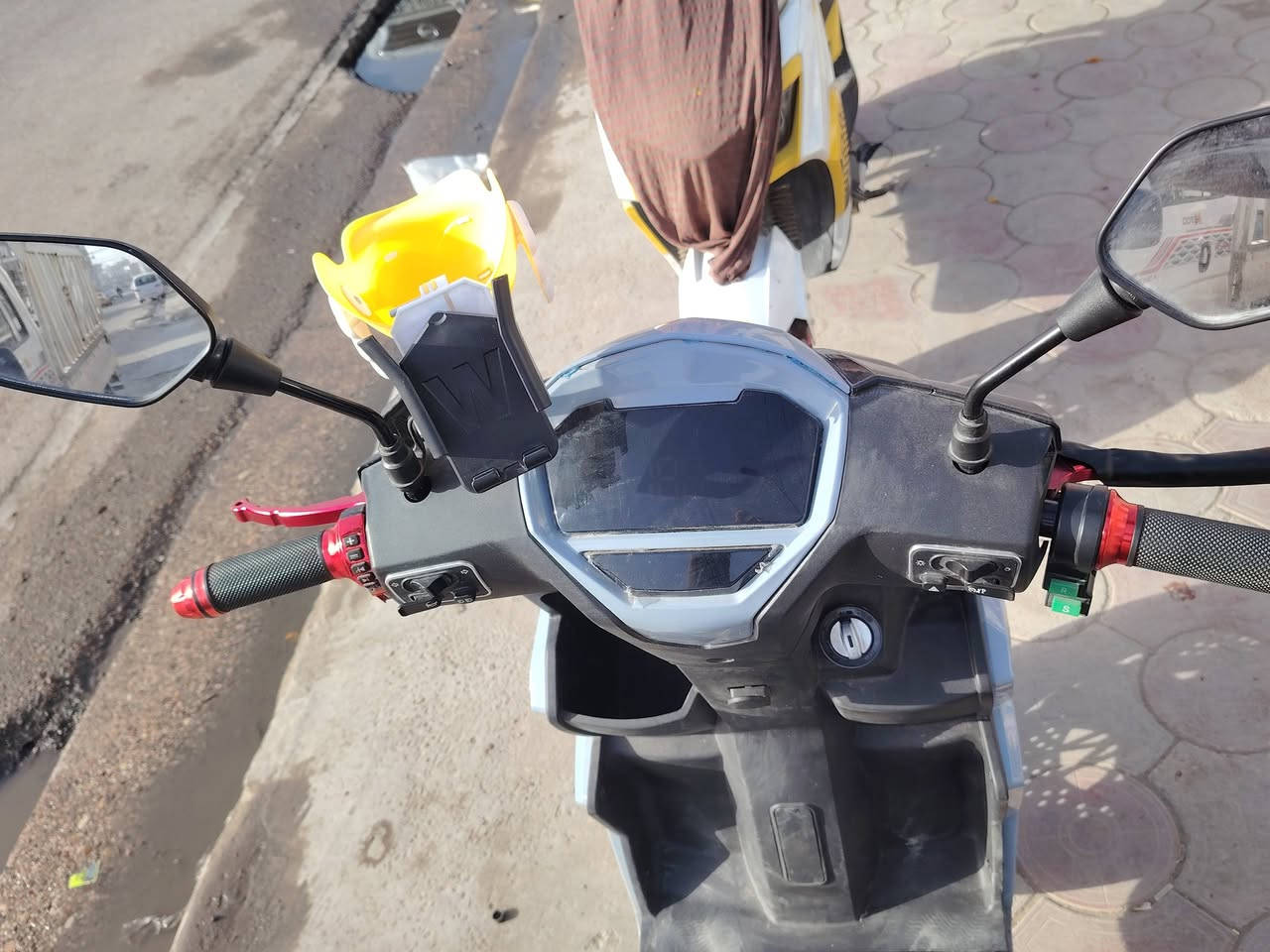 دراجه سكنس 2026
اربع سرعات 
بطاريه ليثيوم 
نظافه 100%
 الايت عالي ناصي رماش
دبل إشارة
  اشاير يمنة ويسرة
بيها بك
وصلها موجود صارلها اقل من شهر من اشتريتها
عنواني بغداد العامريه التواصل ***********
