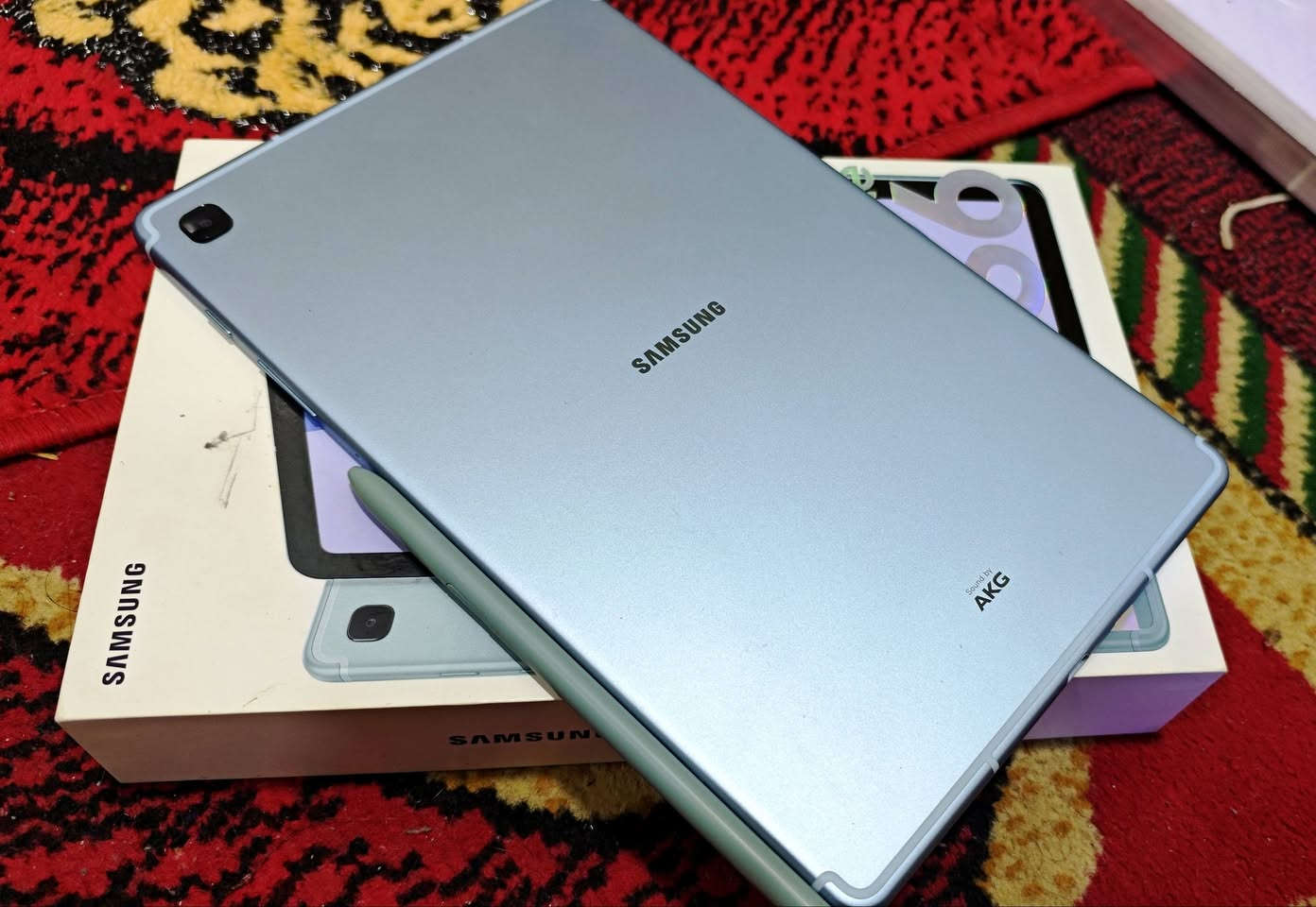 سلام عليكم و رحمة الله و بركاته
تابلت سامسونج S6 lite للبيع

جهاز شغال و نظيف 

لكن هناك فطر في الطرف الشاشه التابلت ( الاطار ) موضح بصوره لكن ما مأثر على الشاشه و عرض .

و القلم فقط التب خاص به مفقوده يمكن استبدالها ، موجوده في الاسواق يمكن استخدام اي تب للاجهزه سامسونج الاخره و يعمل عليه 

جهاز مناسب لدراسه و لرسم 

سعره 225 الف 

 نهايته 175 الف

موقع / النجف - حي ابو طالب


**إذا كنت صاحب هذا الإعلان وتريد حذفه لأي سبب، رجاءا أرسل رسالة إلى الدعم الفني**