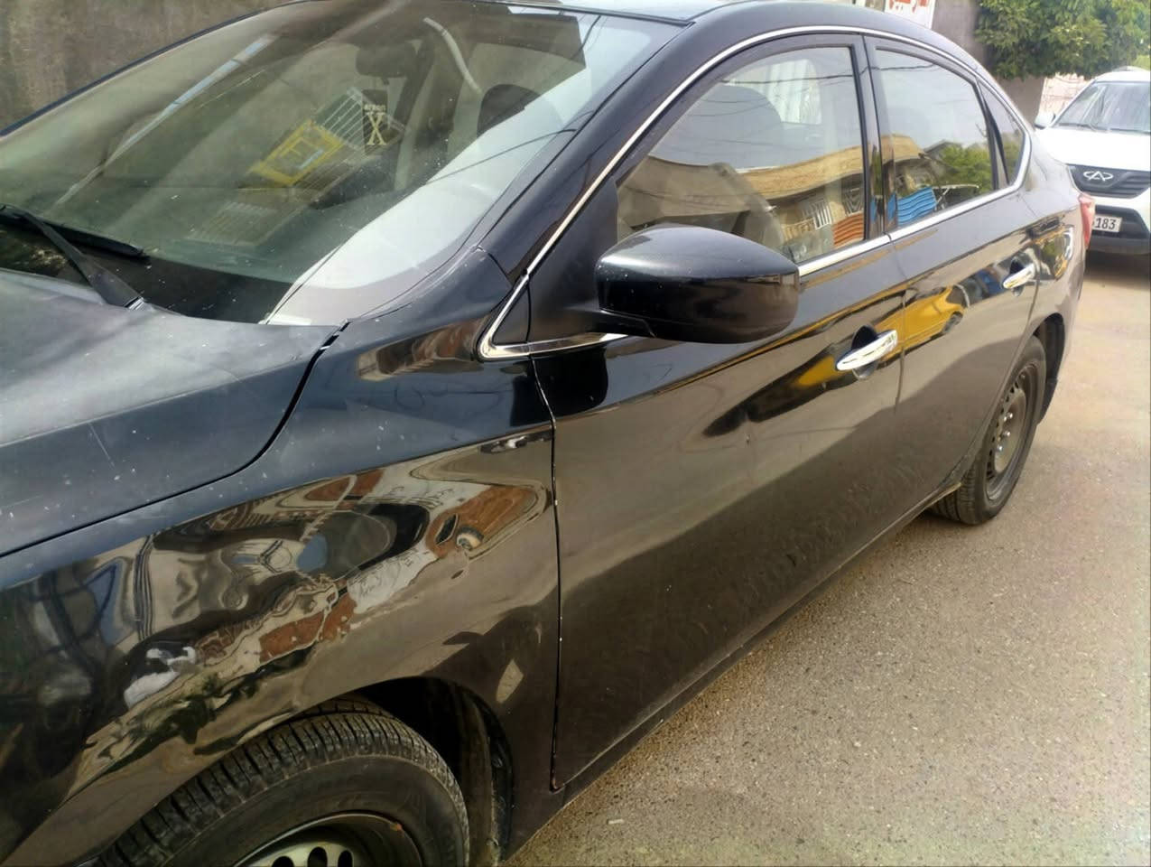 نيسان سنترا ياباني وارد امريكي
كلشي موضح بالصور سياره بدون صبغ فقط جراد ( بنيد جارد+جاملغ خلفي+ جنطه شويه جراد) 

#بدون #صبغ السياره فقط جراد
المواصفات 
👈 موديل 19 رقم بغداد انكلبزي بأسمي
👈 محرك 1800 دوش
👈 تبريد ثلج تخم تاير
👈 كامره خلفيه
👈 نظام ايكو اقتصادي 
👈مثبت سرعه
سياره نظيفه #السعر 90 ورقه وبيه مجال
مكان السياره بغداد المحموديه 
تفاصيل خاص او
الرقم *********** واتساب
