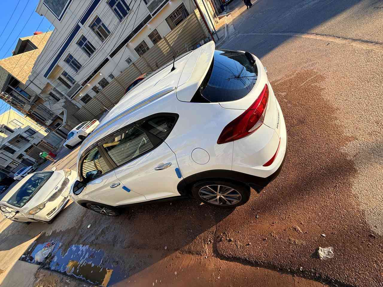 السلام عليكم توسان موديل 2017
كفاله عامه من كلشي بدون  بارد كير مكينه كفاله تبريد ثلج السياره على وضع الشركه جديده داخلها زيرو رقم بغداد
مشروع وطني المكان السعر ١٧٧ او بيها مجال  مكان السياره حي الجهاد رقم الهاتف ***********
