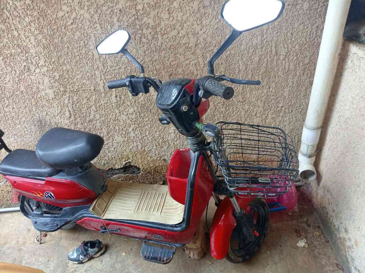 دراجه شحن جديده
نقص فقط باتريات 
سعرها ٢٥٠ وبيه مجال 
‏‪***********‬‏

