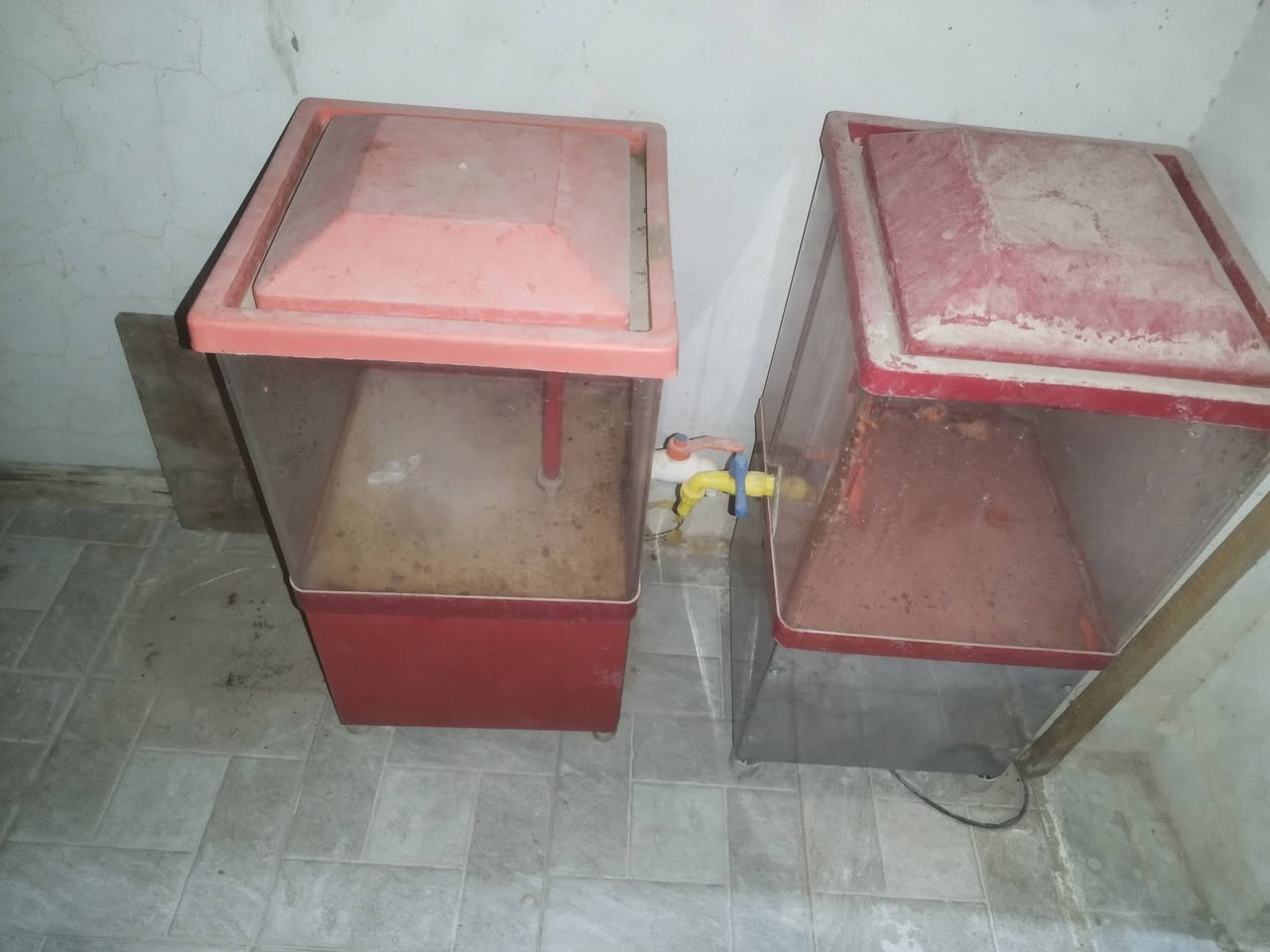 للبيع سعر مناسب. وتساب بس.   ***********
