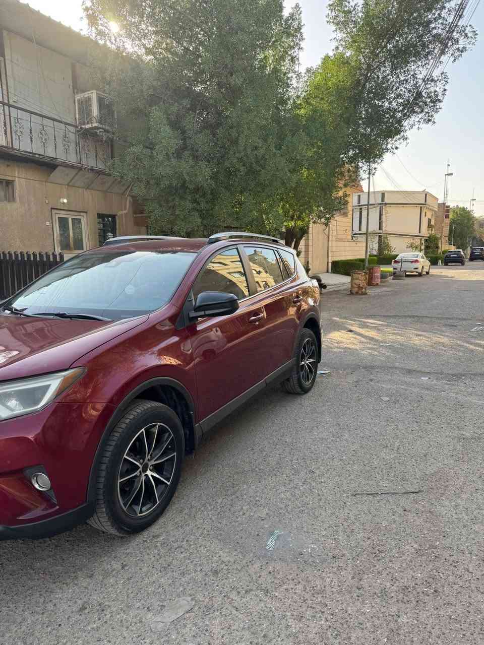 للبيع RAV 4 2018 امريكي
رقم بغداد سياره ب اسمي 
حادث خشم بنيد بدون دواخل 
صبخ بيه بنيد وبيه بارد شي بسيط
سياره مال بيت جديده 
تخم تايرات جديد 
باتري جديد 
عبوه فيت بم جديده كامله 
تبريد ثلج مراوح جدد 
مكينه مملعوب بيه ابد 
عندك بس الكير جان بي هاف وسويته رجع بلادي 
ترايك للبصره تطلع بيه 
رايده ١٧٥ ورقه 
رقم ***********
