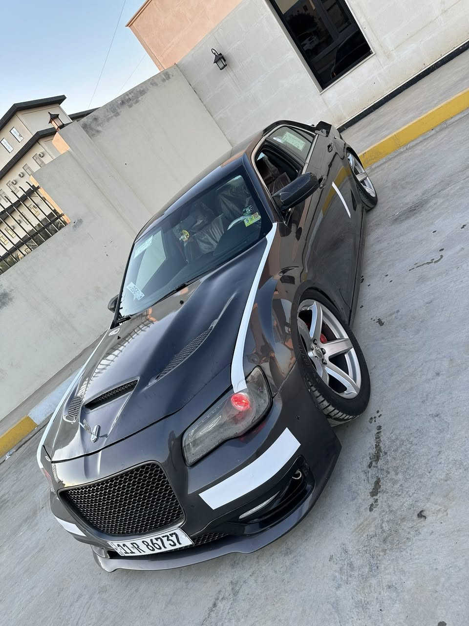 كرايسلر اوباما
موديل 2013 srt اصل 
 مكينة 6400
فول للاخير عدا البانوراما
رادار امامي جانبي
تبريد تدفئة كشنات
تدفئة ستيرن
كشنات كهرباء
تبريد تدفئة كلاصات
دوس كهرباء
ستيرن كهرباء
كشنات خزن
تبريد قطعتين

الاضافات
عليه منضومة جكات s2
اوركالات بجم وبكلايتات سستم كامل
وياله نجمه
اويل كاج كان
عليه تفريغ
دبات سود
عليه منضومة زنون نهار بومه
حلوك كورسا
حشوة محرك مال هيلكات مزود
السياره حادثه دعاميه خلفيه بدون صبغ مكفوله كفاله عامه 
السعر 158وبيه مجال بصيط 
مكاني ديالى بعقوبه تقاطع القدس 
للاستفسار ***********
