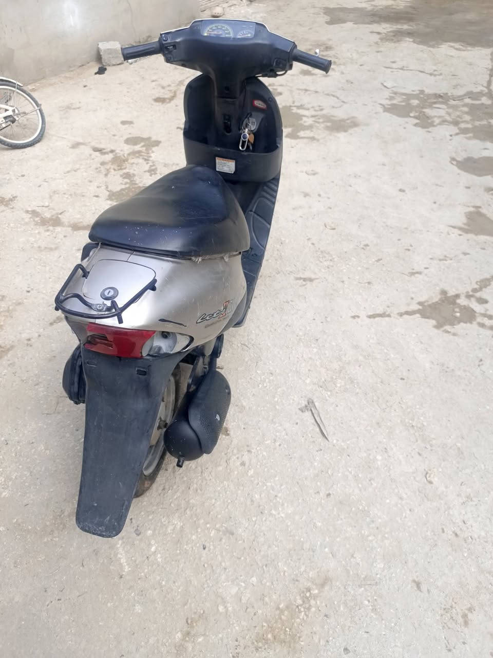 السلام عليكم دراجه بطه ساسوكي للبيع اومراوس بيه خربطه بل كابىريتا السرعه ٦٠شغاله مكاني قرب مشتل العتبه العباسية رقم ***********
