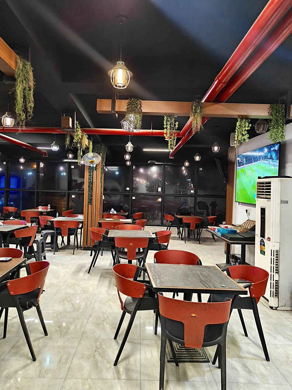 العرض اليوم بغداد 📣 فرصة استثمار ذهبية – كافيه كاردنز للبيع ☕✨
كافيه كاردنز للبيع في منطقة اليرموك
موقع كلش مميز وحيوي، ويتميز بـ مساحة واسعة لوقوف السيارات تخدم الزبائن بدون أي معاناة.
🔹 الكافيه موجود بـ الطابق الثاني
🔹 تصميم راقي وجلسات مريحة تناسب العوائل والشباب
🔹 اسم معروف وسمعة طيبة وعده زباين ثابتين

🔹 مناسب للاستثمار أو للتطوير وتوسيع المشروع
✨ كاردنز مو مجرد كافيه، تجربة
أجواء هادئة، قهوة ممتازة، وخدمة تخلي الزبون يرجع مرة ورا مرة.

الشراي يجي خاص
#متابعيني #لايك_متابعه_اكسبلور
#كوفيات #للبيع #مقاهي #بغداد #اليرموك_4_شوارع#
#اليرموك #متابعه #انستا #كوفيات #الموصل@إشارة


**إذا كنت صاحب هذا الإعلان وتريد حذفه لأي سبب، رجاءا أرسل رسالة إلى الدعم الفني**