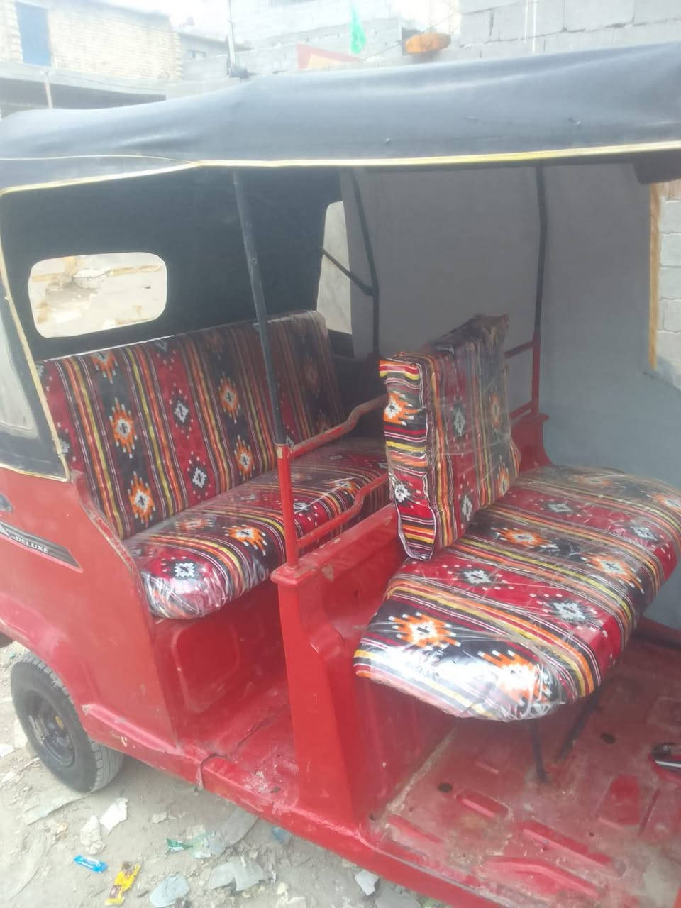 سلام عليكم تكتك للبيع ١٩كامله كبل للشارع ٧وراق اصليه مدينه الصدر مكينه ٢٠ تخم تاير دومشمه جديد ماتصرف عليه ربع سعر ٣٤٠٠وبيه مجال اتصل وتدلل ***********
