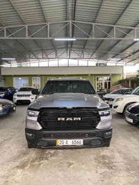 دوج رام لون سلفر  موديل 23  باب قصير محرك 6سلندر سياره كامله ومرقم ديا...