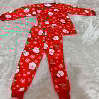 ما بقى شي على 1/1 🥹🌲 فرحة طفلچ تبدي من ملابس كريسمس 😍 تراكات اطفال ولا...