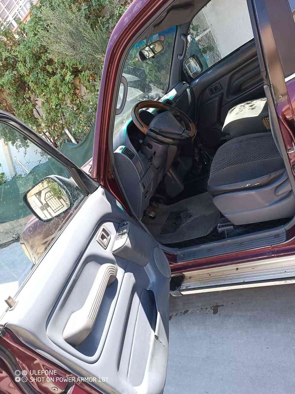 السلام عليكم
لاند اكروز  برادو1997
محرك 4سلندر  
دفع رباعي كير عادي
 طخم  جديد باتري جديد 
تبريد تدفئه شغال 
تانكي بانزين 100لتر  
7راكب  تايرات نضافه 75%
الرقم ***********
السعر 75 بيها مجال
