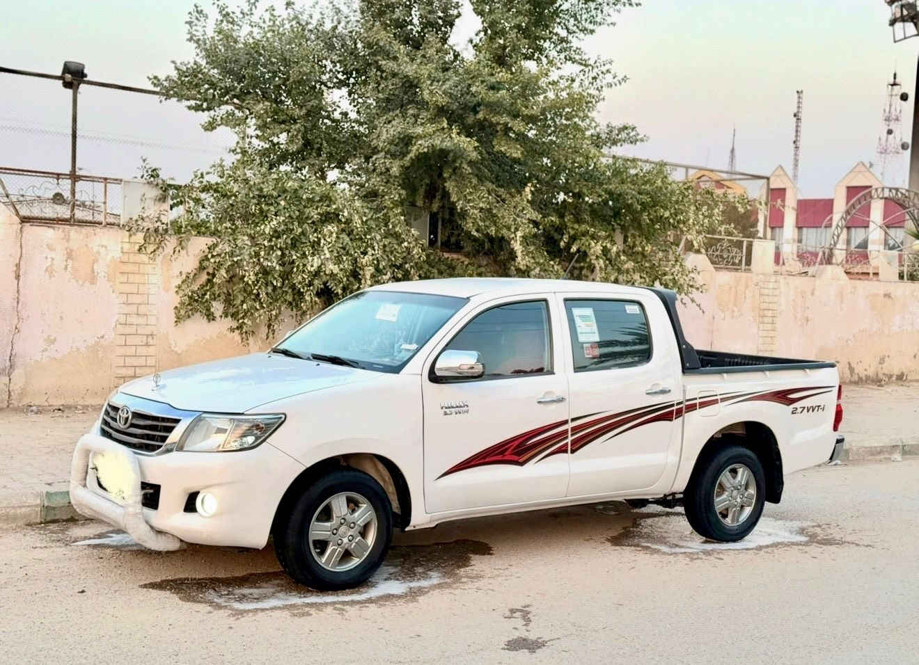 سلام عليكم تيوتا هايلوكس البيع موديل 2014 سياره فول اوتماتيك جاهزه كير محرك حداديه تخم تاير تبريد جاهزه سياره جديد بيه رش صبغ موضح بل منشور ولباقي مكفول السعر 198 وبيه مجال المكان السماوه الاستفسار ***********
