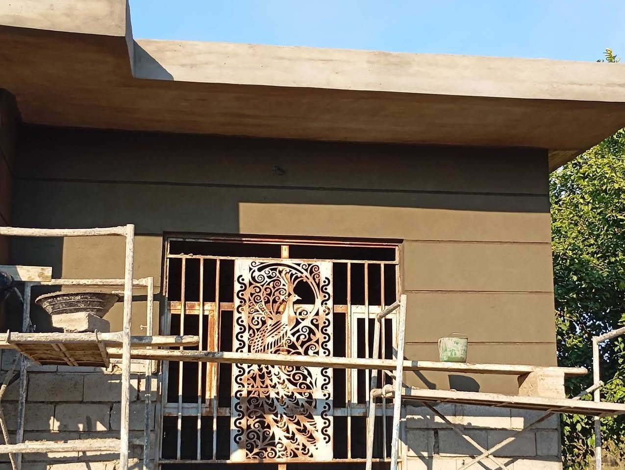 السلام عليكم كادر الباخين من الموصل شغل نضيف الي عناد شغل بل متر يتصل عل رقم 0787 944 0419
