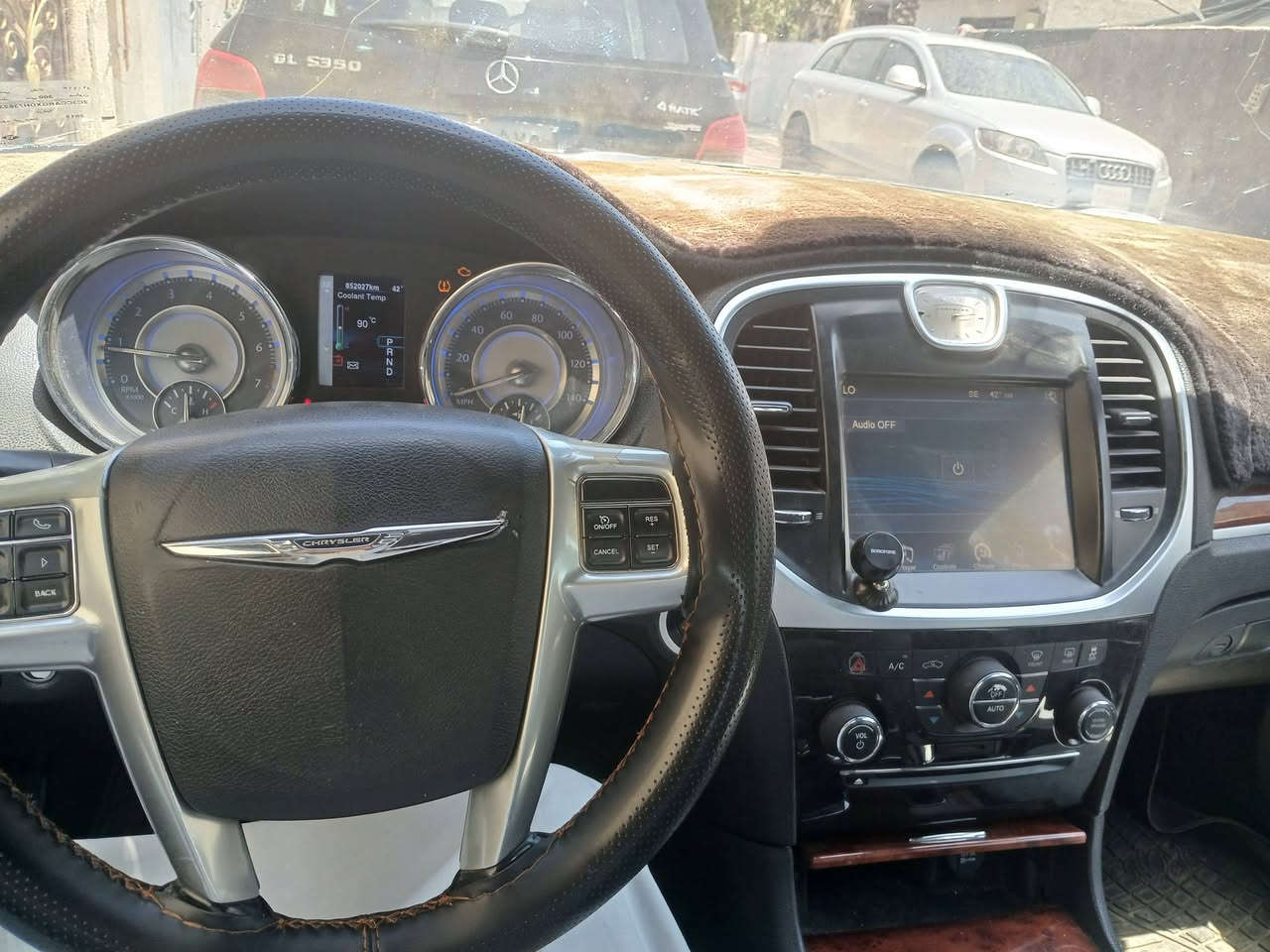 اوباما موديل ٢٠١٣ فول مواصفات ماعدا الفتحه محرك وكير حاويه ٦سلندر مال ٢٠١٩ تبريد ممتاز مال برادو بيهه بابين تبديل نفس الون بدون دواخل بيهه صبغ مكانات اثر جراد ابأسمي السنويه رقم بغداد انكليزي السعر مال بيع ١٤٠ مكاني بغداد ***********بيع
