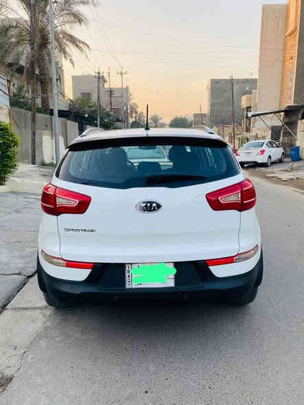 السلام عليكم سبورتج 2012 للبيع خليجيه رقم بغداد فول مواصفات واحد عله واحد بصمه تشغيل بصمه ابواب بانوراما مري شفط كامره حساسات مانع انحدار كشنات جلد بيهة جاملغ امامي مبدل بدون دواخل  والدوسه من جهة الباب مصبوغه مكاني بغداد للاستفسار *********** السعر 140
