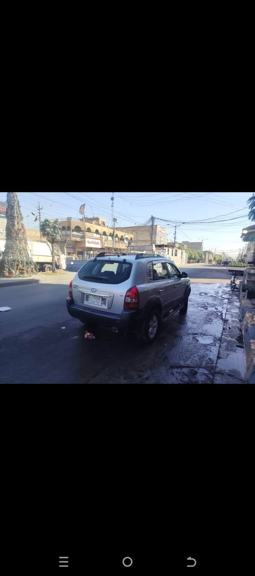 توسان 2009 كفاله عامه مكينه 2000دوش حداديه تبريد جاهزه تحويل مباشر السعر 99قفل  رقم الهاتف ‭***********
