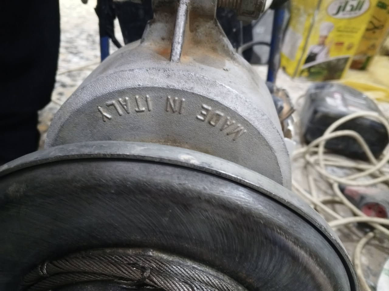 عندي موطور ونج يطالي للبيع السعر ٣٥٠ بي مجال قليل بغداد التاجي ***********.***********
