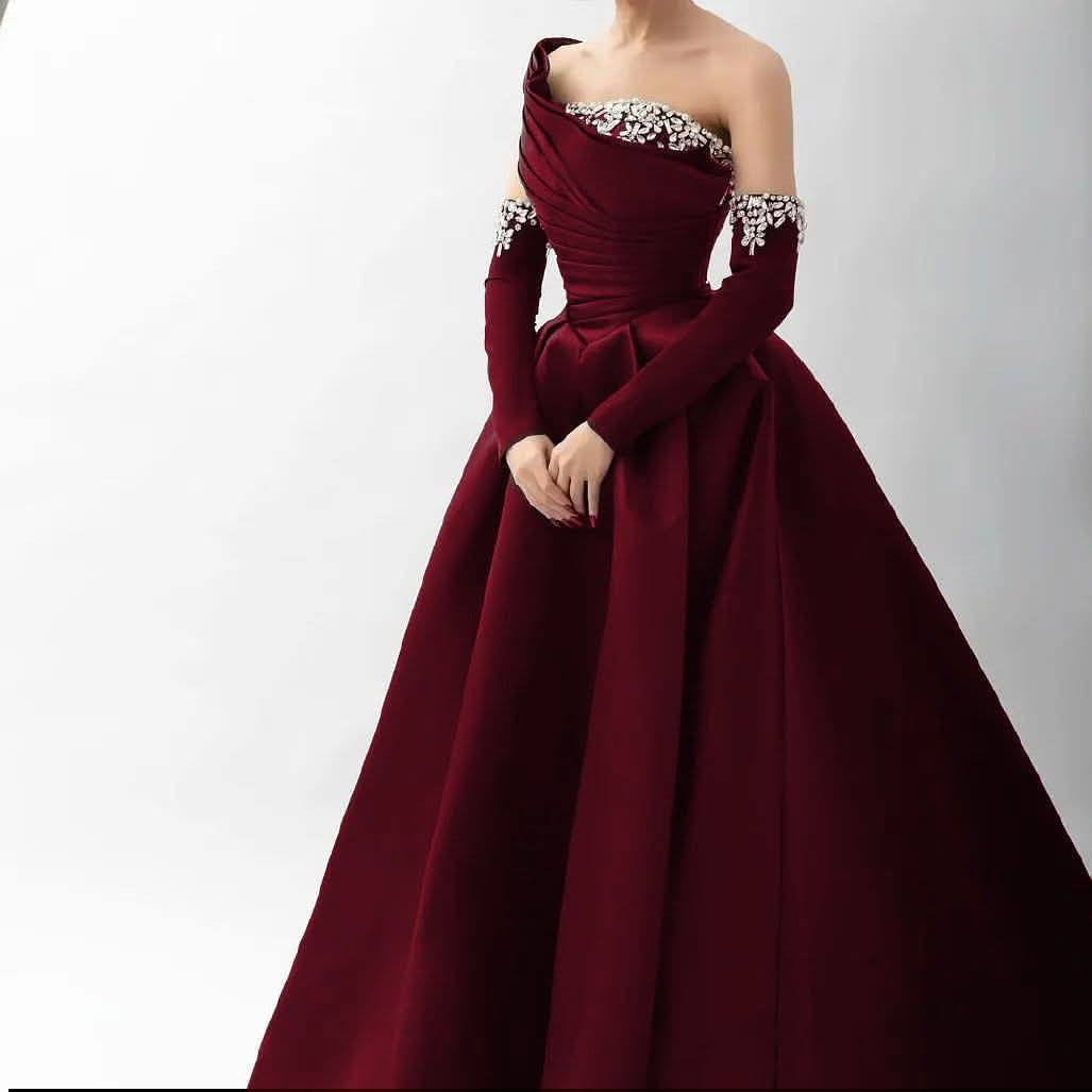 قبل فتره اخذت هذا الفستان
سعره الجديد ب85 
انطيني نص السعر واخذي لان محتاجه 
يلبس من قياس 36 لحد 44
والتصوير كلش ضالمه بلحقيقه بعد احلا


**إذا كنت صاحب هذا الإعلان وتريد حذفه لأي سبب، رجاءا أرسل رسالة إلى الدعم الفني**