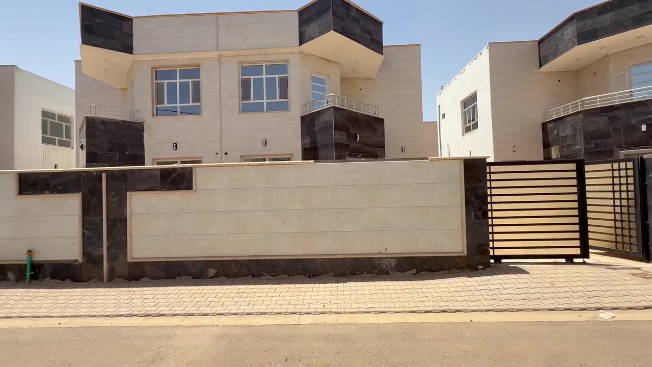 سلام عليكم بيت بالاقصاد
بيت للبيع ٢٠٠ م طابو صرف محافظة كربلاء المقدسه مجمع الزهراء السكني البيت بقسم ل vip  كله مرمر جاهز للسكن 

السعر ٢٠٧ مليون مقدمه ٩٠ وباقي ١١٧ اقصاد بشهر ٥٤٠ ألف ع مصرف العقاري.  

ملاحظه / إذا اكو مراوس بلاندگروز من ٢٠ وفوگ مو مشكله

***********

