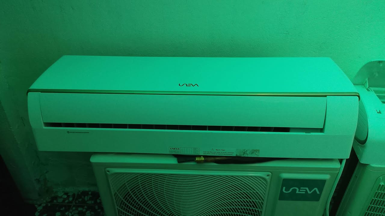 السلام عليكم سبلت نيونيفا طنين بعده جديد ما مشتعل ولا ثانيه كسر صندوق بدون كارتونه سبلت توسوت طن وربع انفيرتر بعده جديد لاستفسار ع رقم ***********
