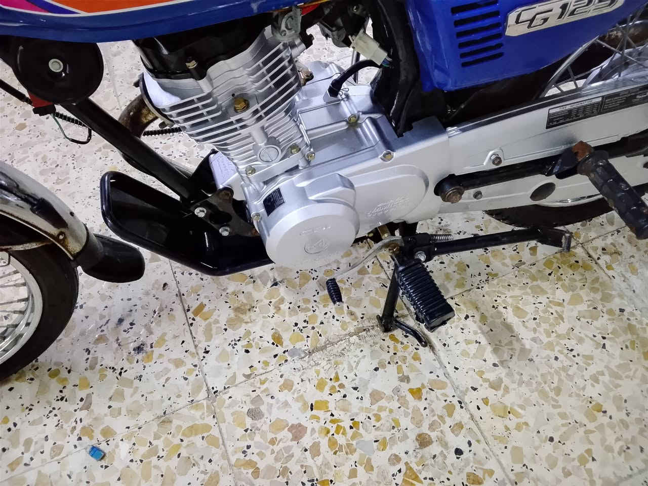 سلام وعليكم درجه سيجي نامه رقم وسنويه تحويل مباشر مكينه كرتون كفاله كهربيات جاهزه شاصي جيس زلق مابي دك هندر وتوكل السعرمليون600 وبيه مجال الشراي العنوان زبير تصال*********** وتساب موجود وبل خدمه
