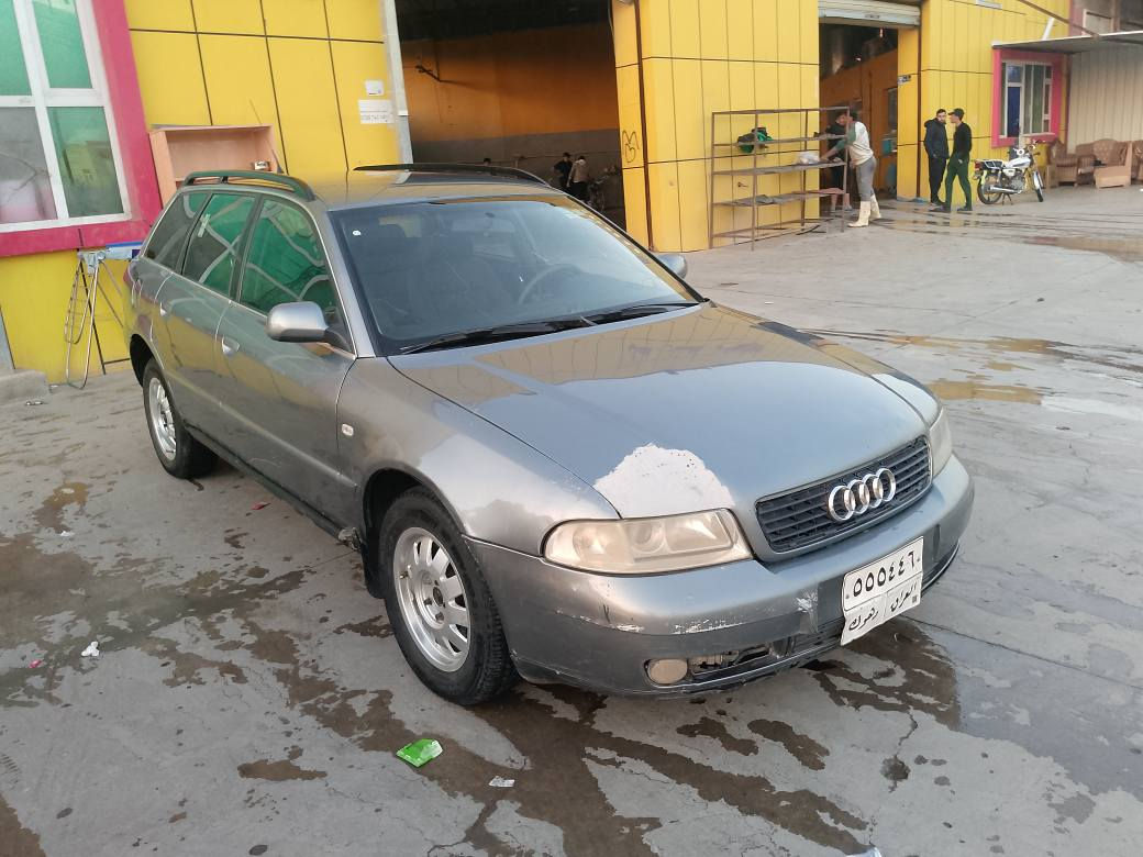 سةرةتا بةناوي خوا Audi مؤديل 2001گئرو مةكينة بةشةرت 6 پستن مةكينة بيلادي تؤماتيك بستةك سةرلايتي بؤياخة بئ دةعمو لئدراو زؤر خاوئن 450دؤلار غةرامةي لةسةرة دواي معامةلة دةيگةرئنمةوةنرخي 55 وةرةقة گؤرينةوةش دةكةم بةشتئك بةدلم بئ *********** هةولئر أربيل, العراق
