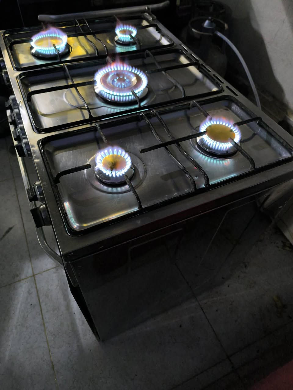 طباخ فريش مصري شرط الشغل نظيف اي عيب مابي
السعر 130
***********
