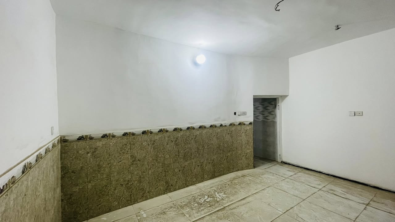 السلام عليكم 
للايجار 
مشتمل 55 متر جديد وجاهز زيرو 
خلف طرشي السلام قريب الشارع العام
يحتوي على استقبال ومطبخ وخدمات وغرفة نوم وسطح 
سعرة 400 قفل والله يرزق الجميع
***********
