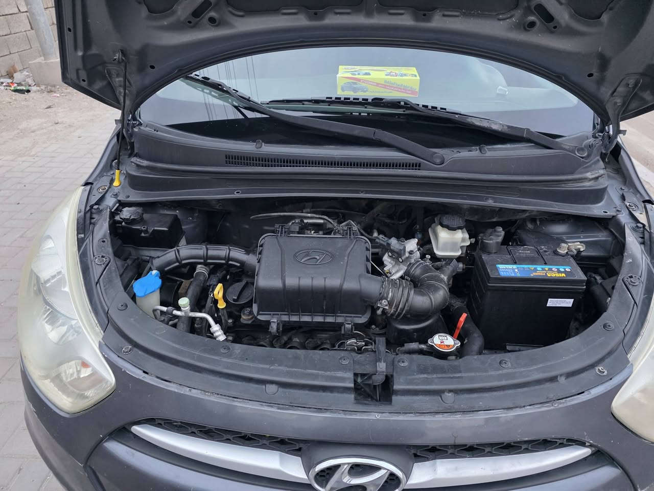 السلام عليكم هونداي للبيع خليجي موديل 2015 استيراد الشركة العامة محرك اربعة سلندر سيارة جاهزة من حدادة جديدة وتخم تاير ومحرك وكير جدد كهربائيات كلهة شغالةً سيارة مكفولة من الظربة والتبديل والصبغ سيارة هونداي خليجي السعر 77 وبيهة مجال العنوان بصرة  ***********
