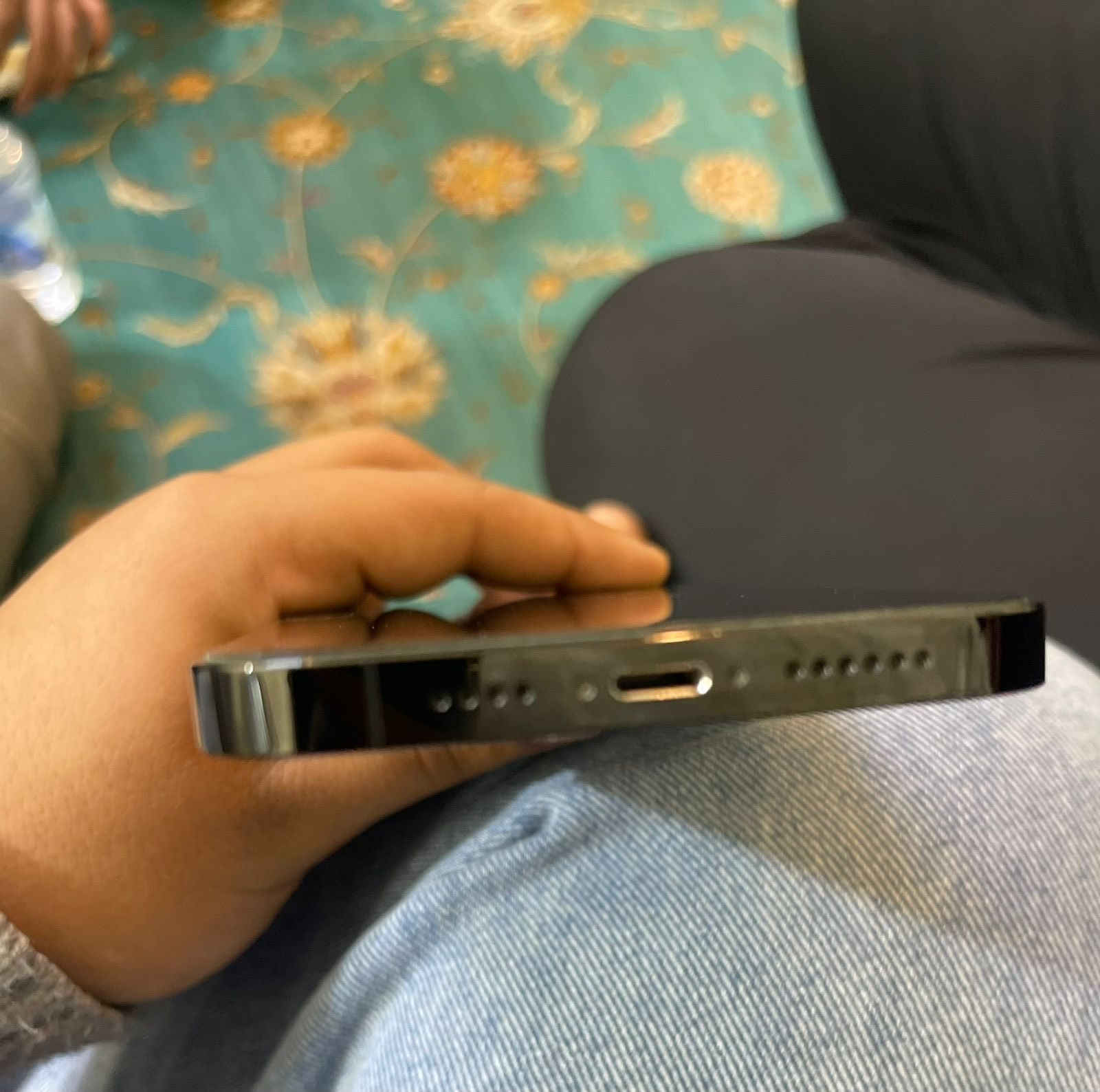 سلام عليكم شباب 14 برو ماكس 256 بطاريه 93 جهاز كامل مابي اي شي مكفول من كل النواحي حتى من الشخط يعني جهاز وكاله شركه السعر 875 وبي مجال المكان الشعب بغداد 
رقم ***********
